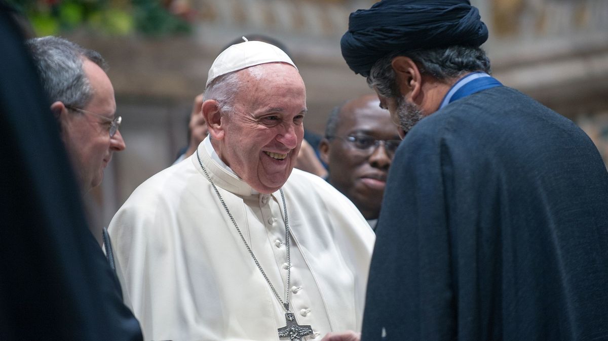 „Bezprecedentní”. Papež jmenoval první ženu do elitní funkce ve Vatikánu